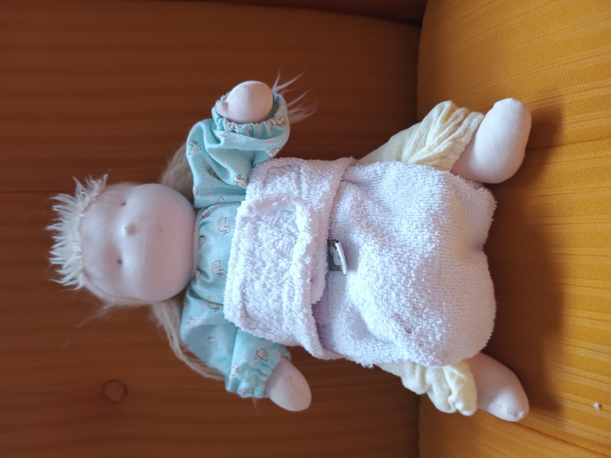 A real photo of Gebruikt - Little Lamb Bamboeluier maat 1 by Eva (1)