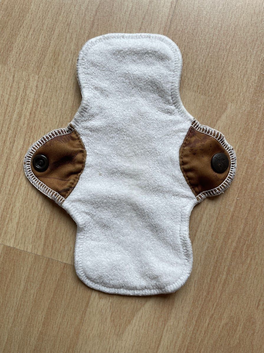 A real photo of Elskbar Menstrual Pad Dandelions by Hedwig (1)
