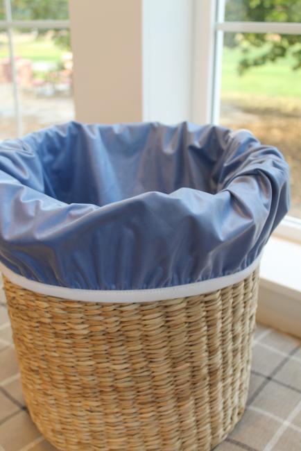Large pail liner with elastic band 